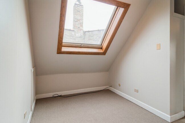 Building Photo - 1823 W Thomas St