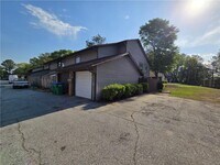 Building Photo - 2747 Whitewater Ct