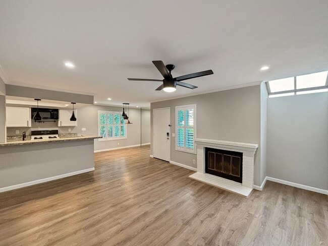 Primary Photo - Modern 2BD/2BA Condo in El Cerrito W/ A/C,...