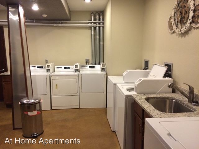 Building Photo - 3142 Lyndale Ave S