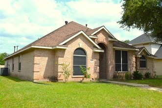 Building Photo - 3402 Ashleaf Dr