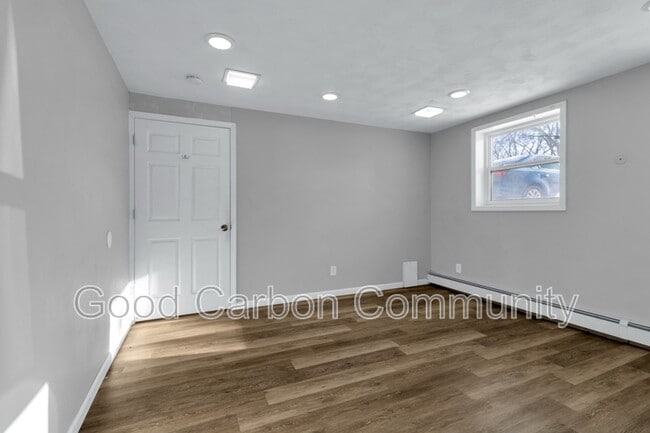 Building Photo - 1190 Orchard Park Rd