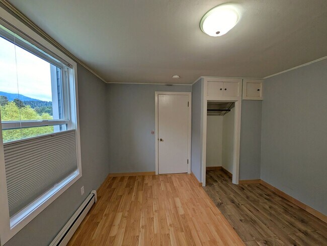 Building Photo - 3Bd/2Ba+Den Auke Bay Home, Unfurnished, Lo...