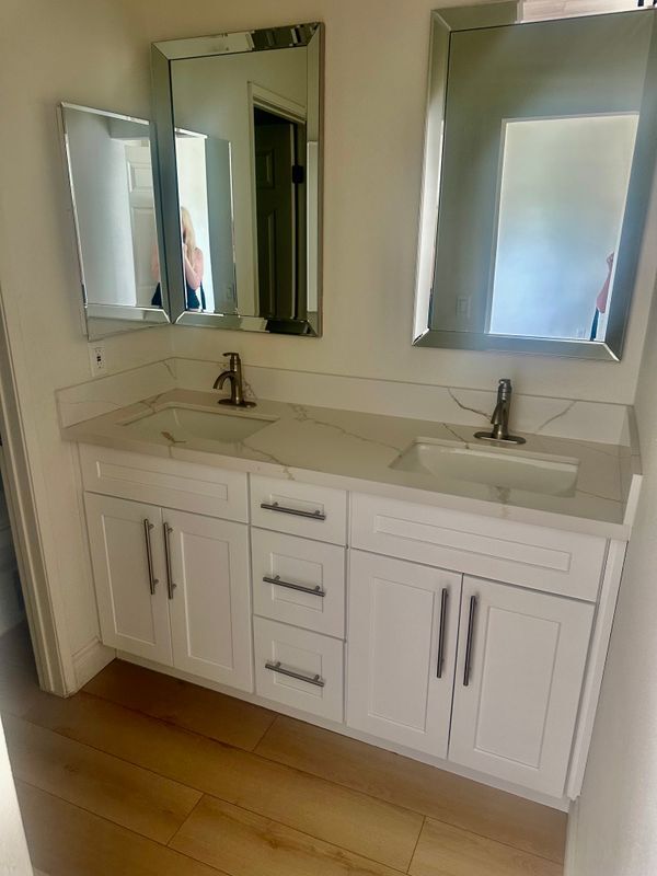 Building Photo - 2731 Erringer Rd