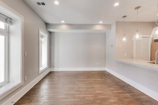 Building Photo - 1220 19th St NE
