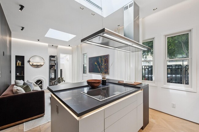 Building Photo - 2783 Filbert St