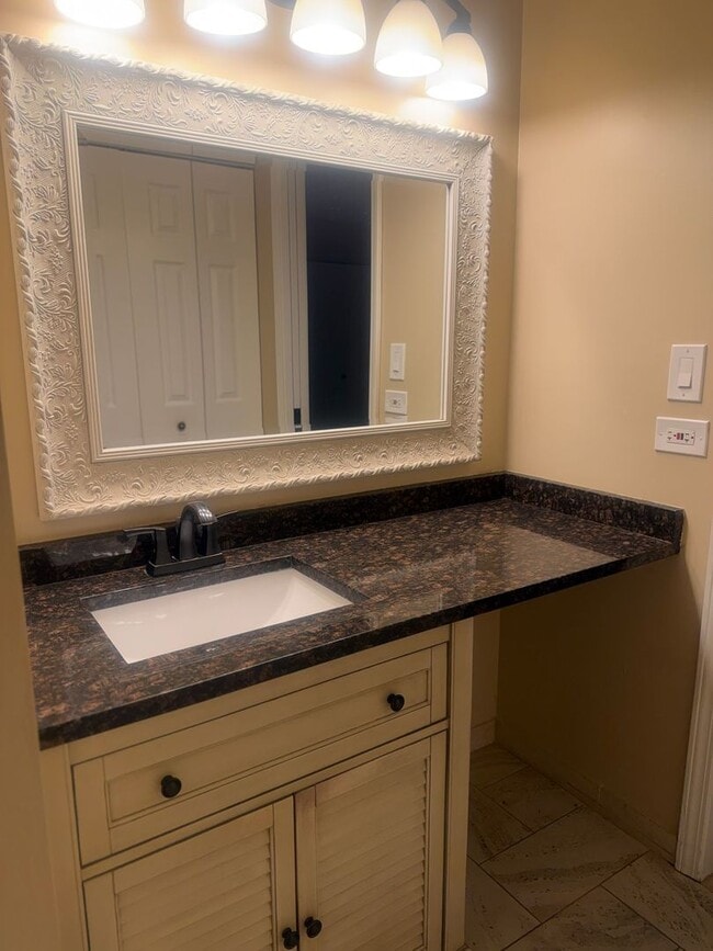 Building Photo - 434 Dogwood Terrace