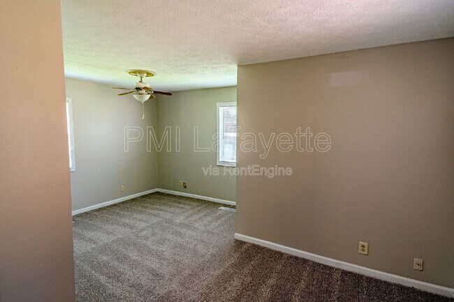 Building Photo - 3302 Longlois Dr