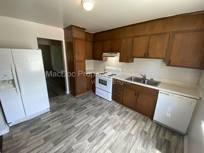 Building Photo - 130 Janney Ct