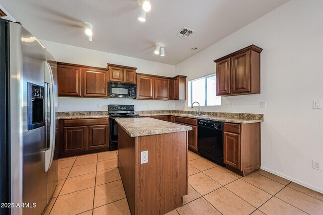 Building Photo - 5318 W Maldonado Rd