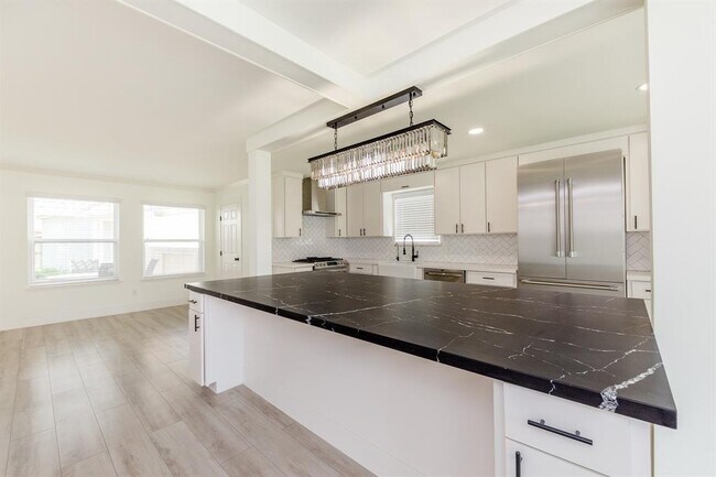 Building Photo - 2815 Field Line Dr