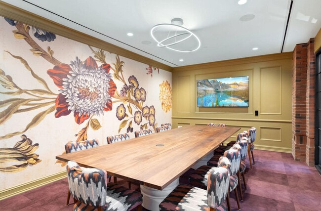 Building Photo - 1901 C St SE