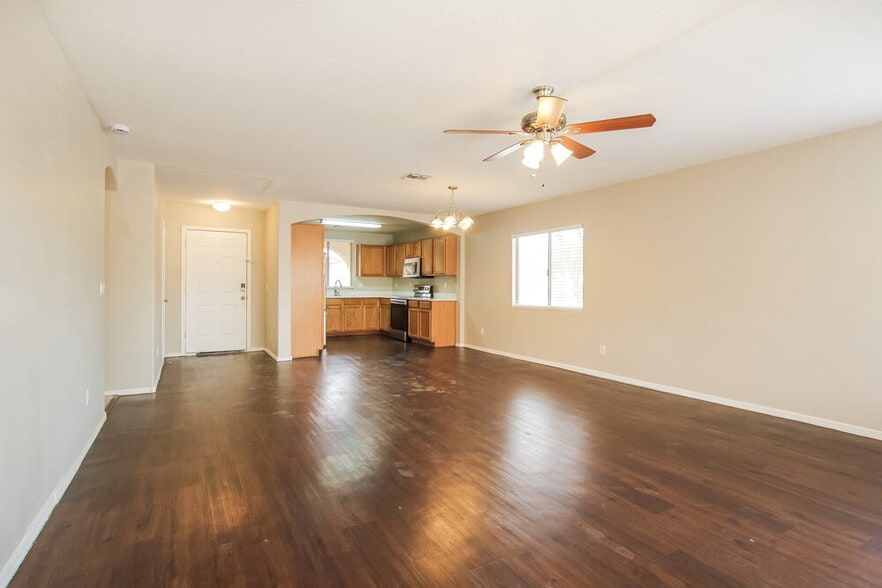 Building Photo - 2627 S 84th Gln