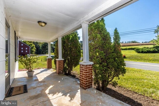 Building Photo - 13634 Glissans Mill Rd