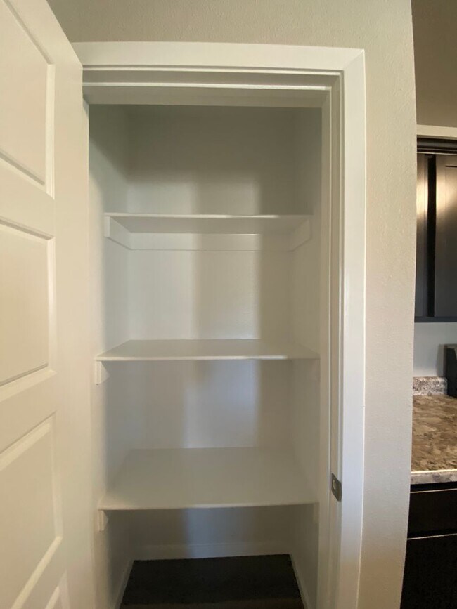 Building Photo - *NOW PRELEASING* Three Bedroom | Two Bathroom Duplex in Lawlis Ranch