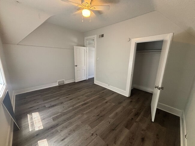 Building Photo - 1395 S 900 E