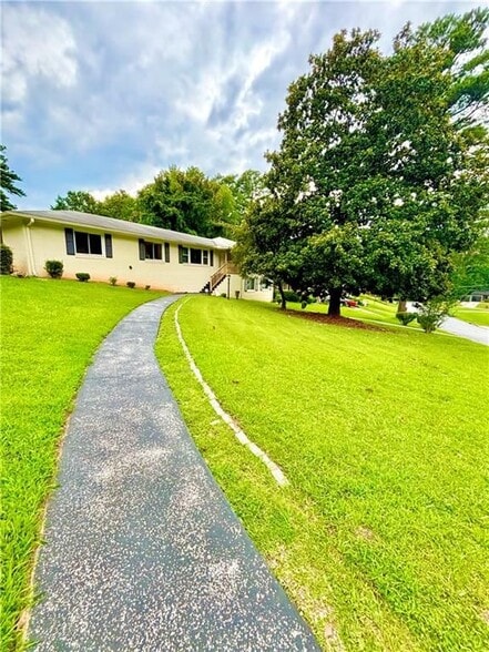 Building Photo - 3028 Tribble Ln NW