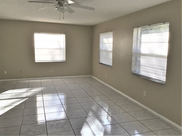 Building Photo - 136 W Cedarwood Cir