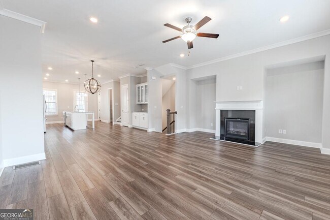 Building Photo - 5051 Pinckney Ln