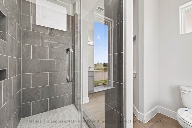 Building Photo - 10719 Mason Rd