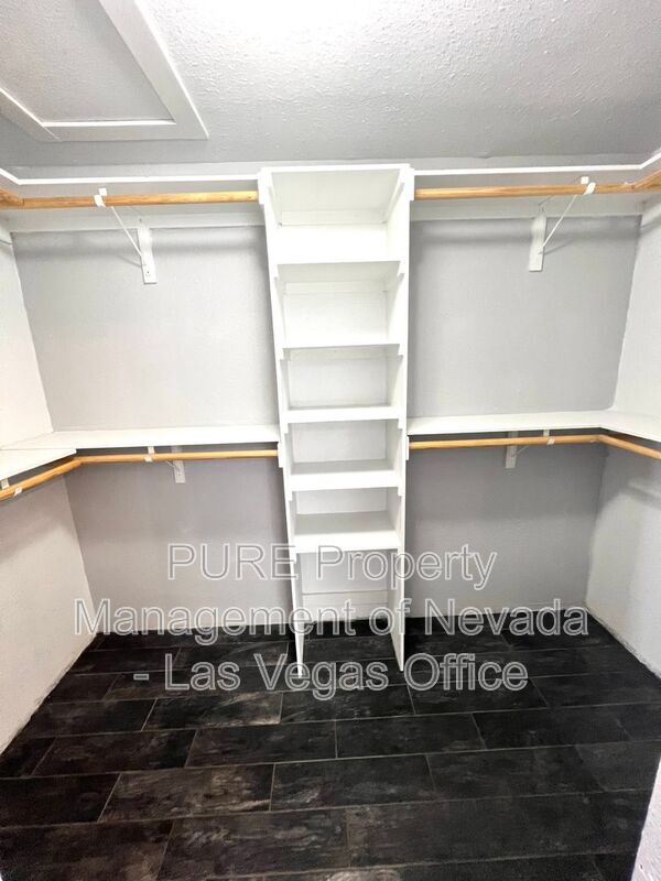 Building Photo - 1401 Healing Waters Ln