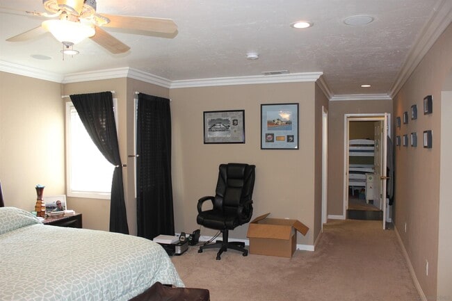Building Photo - 4025 Mt Everest Blvd