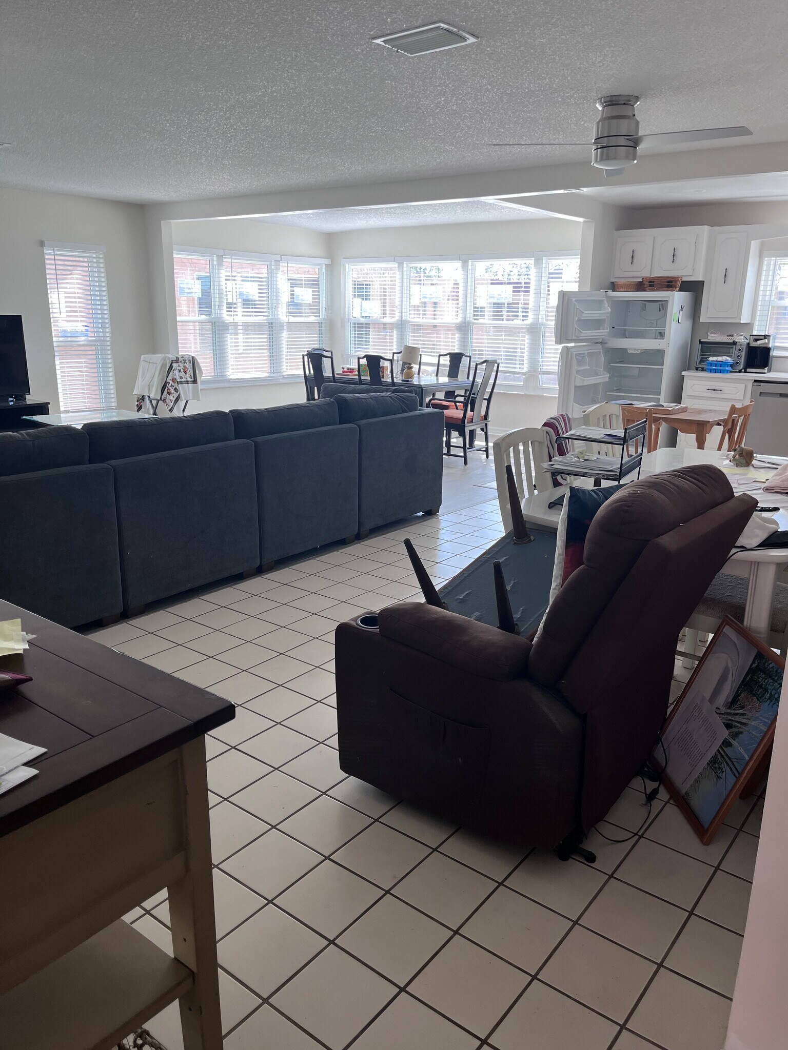 Building Photo - 213 Buttonwood Cir