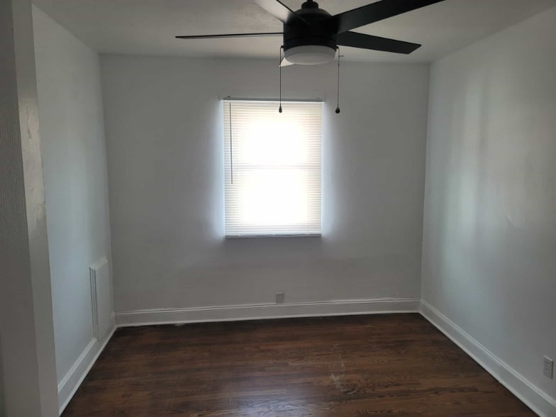 Building Photo - 1210 E Broad St