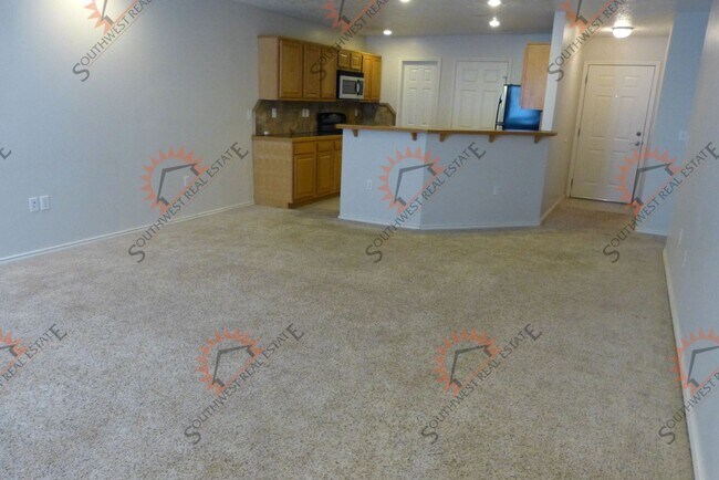 Building Photo - 905 Stanton Pl