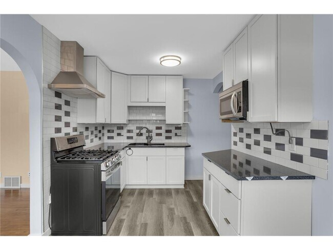 Building Photo - 4949 Jackson St NE