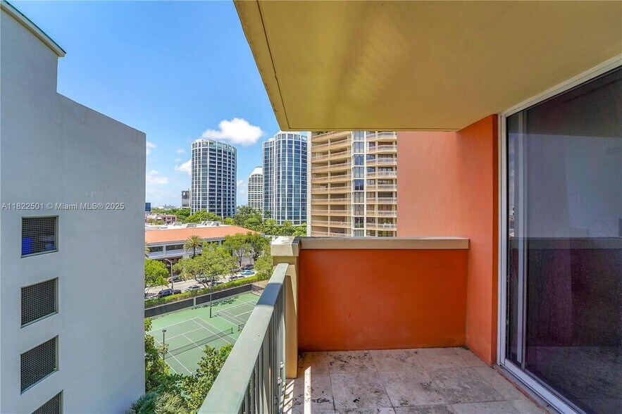 Building Photo - 2951 S Bayshore Dr