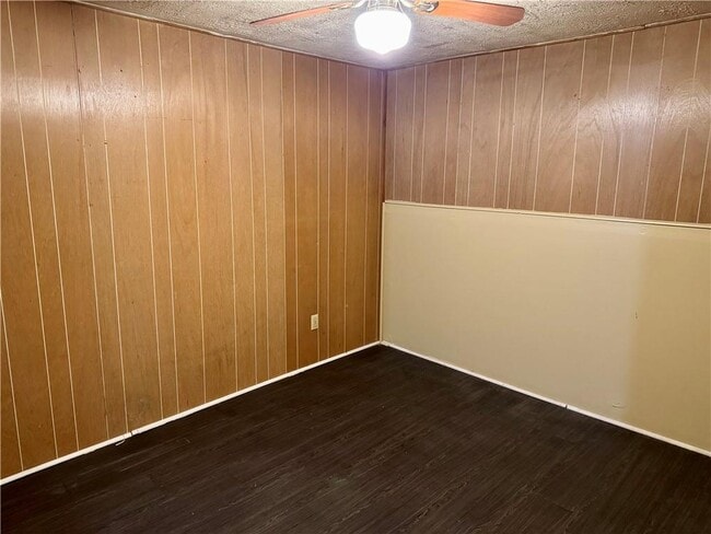 Building Photo - 556 Lamar Dr