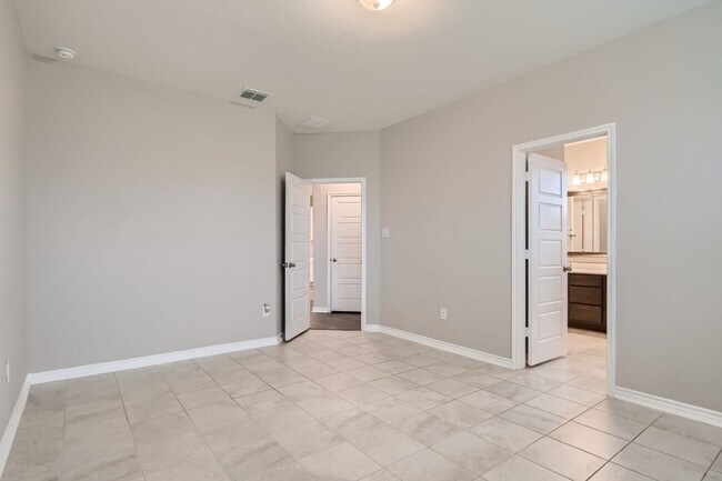 Building Photo - 3 bedroom off 211 and Culebra. NISD School...