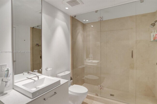 Building Photo - 3535 Hiawatha Ave