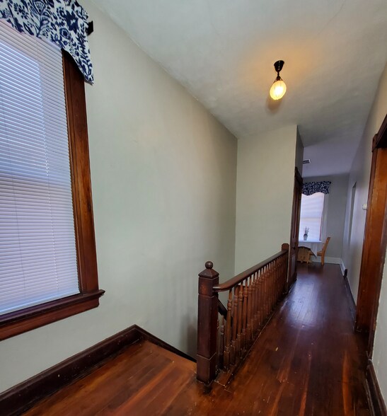 Building Photo - 1136 Park Ave