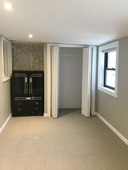 Primary bedroom - 721 S Kolbiaz Dr