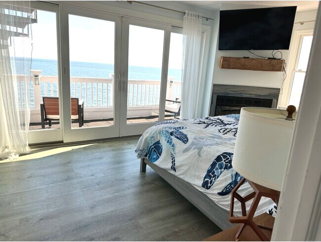 Building Photo - 2149 Fairfield Beach Rd