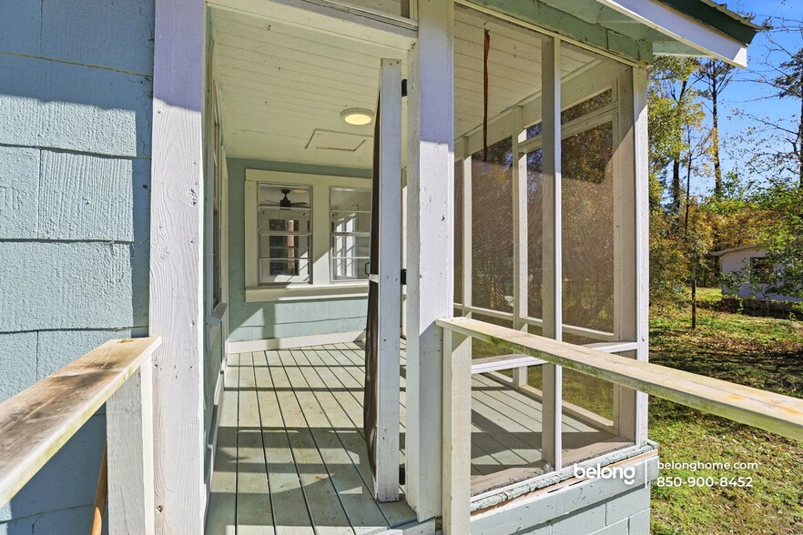 Building Photo - 16063 SE Janet St