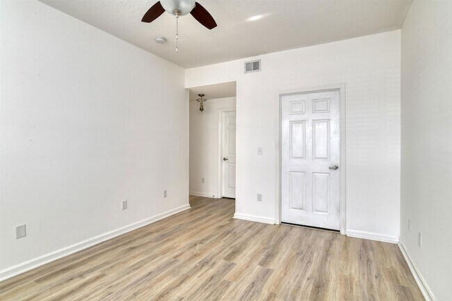 Building Photo - 35109 Harbour Vista Cir