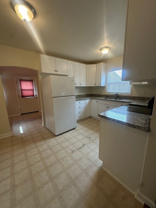 Building Photo - 511.5 N A St