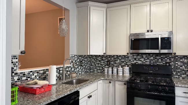 Building Photo - 4219 Star Cir