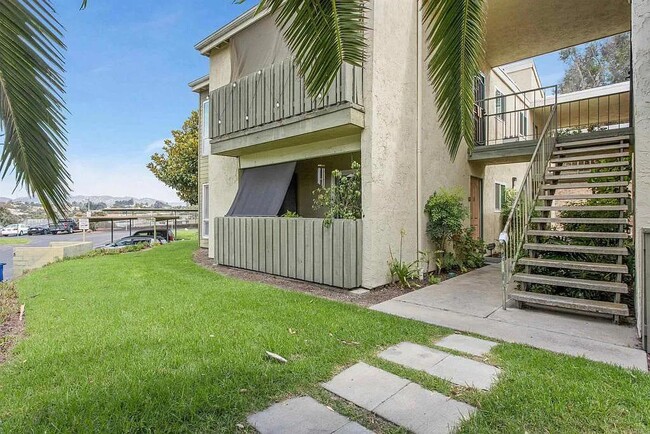 Building Photo - 830 W Lincoln Ave