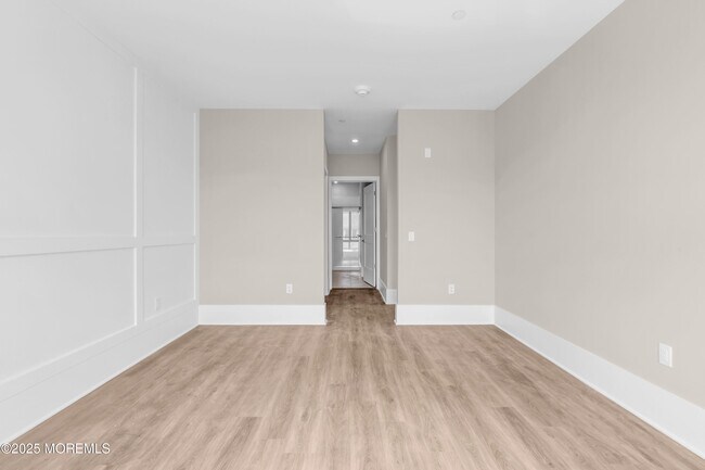 Building Photo - 218 3rd Ave