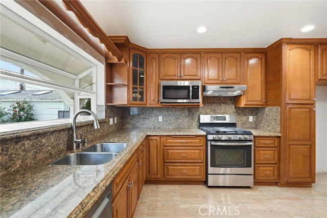 Building Photo - 216 N Catalina St