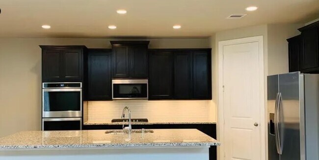 Building Photo - 2251 Green Kale Dr