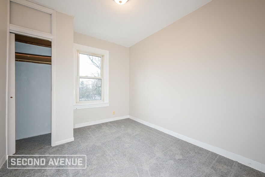 Building Photo - 7645 Highland Ave