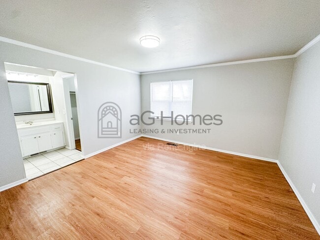 Building Photo - 730 Arlington Dr