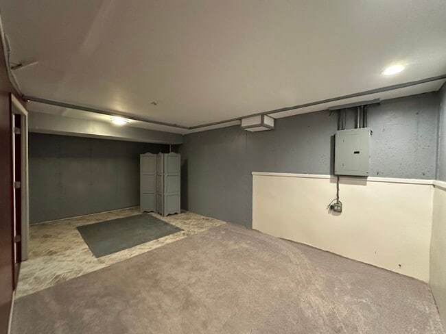 Building Photo - 11702 Pine Way