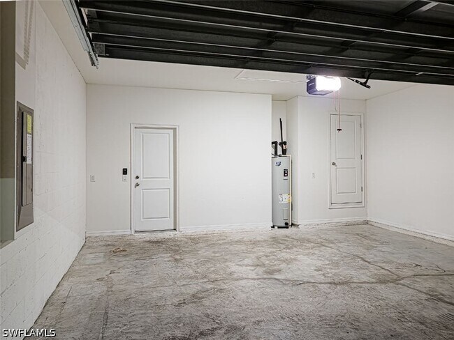 Building Photo - 13715 Garden Hills Dr