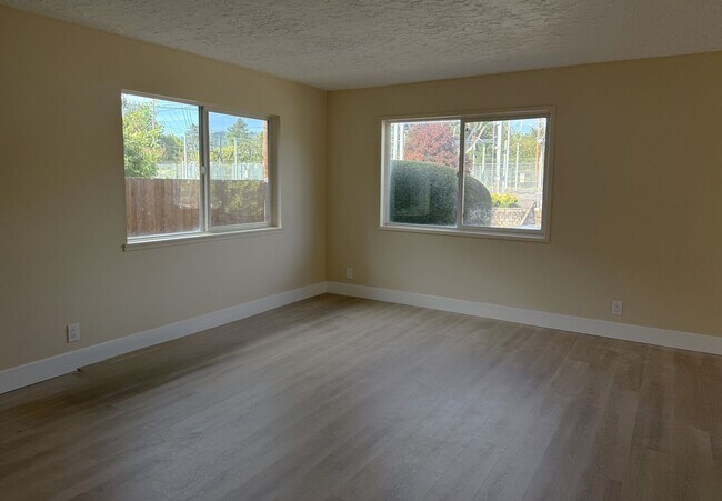 Building Photo - 7442 Marcrum Ave